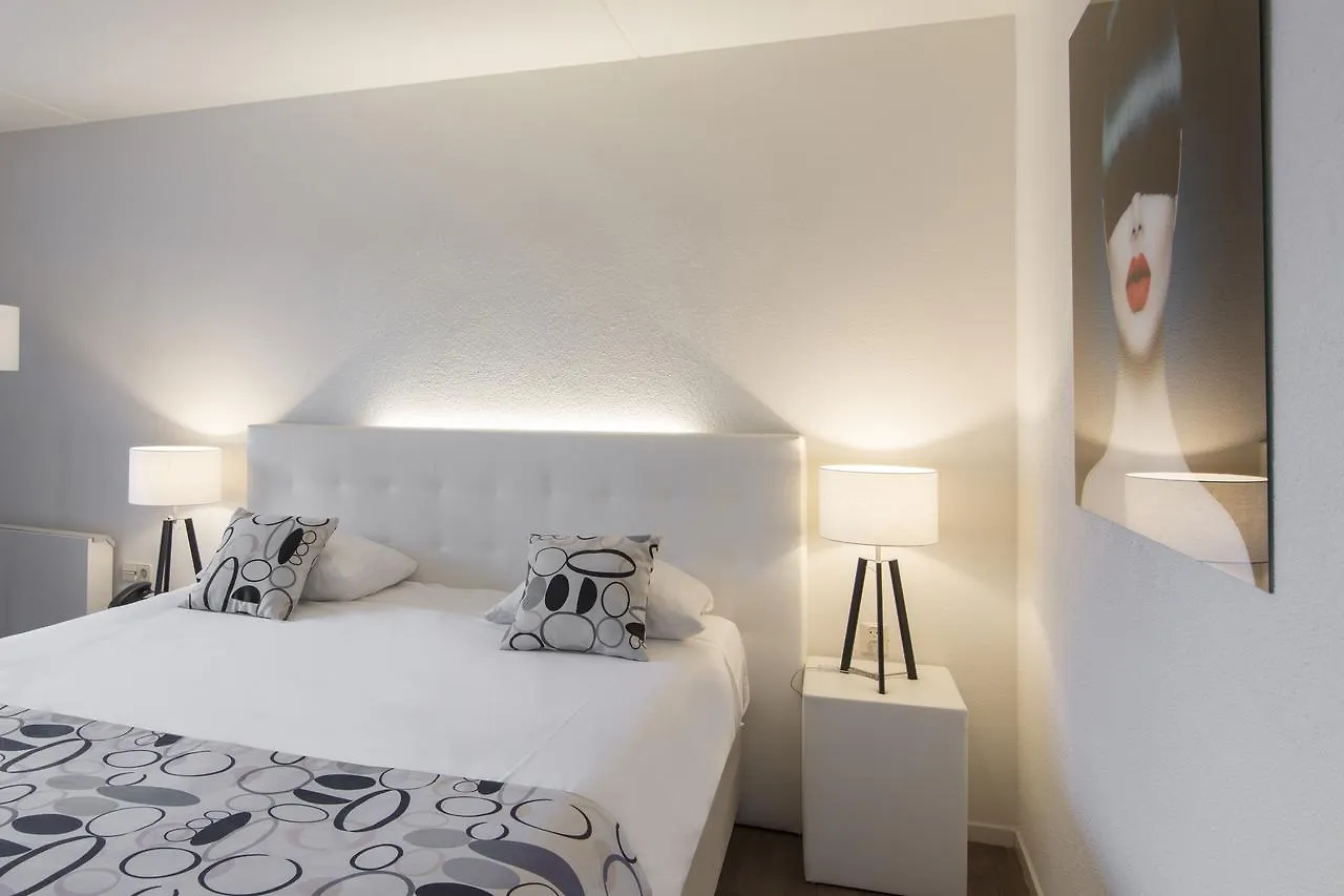 Hotel Mitland Utrecht 4*,