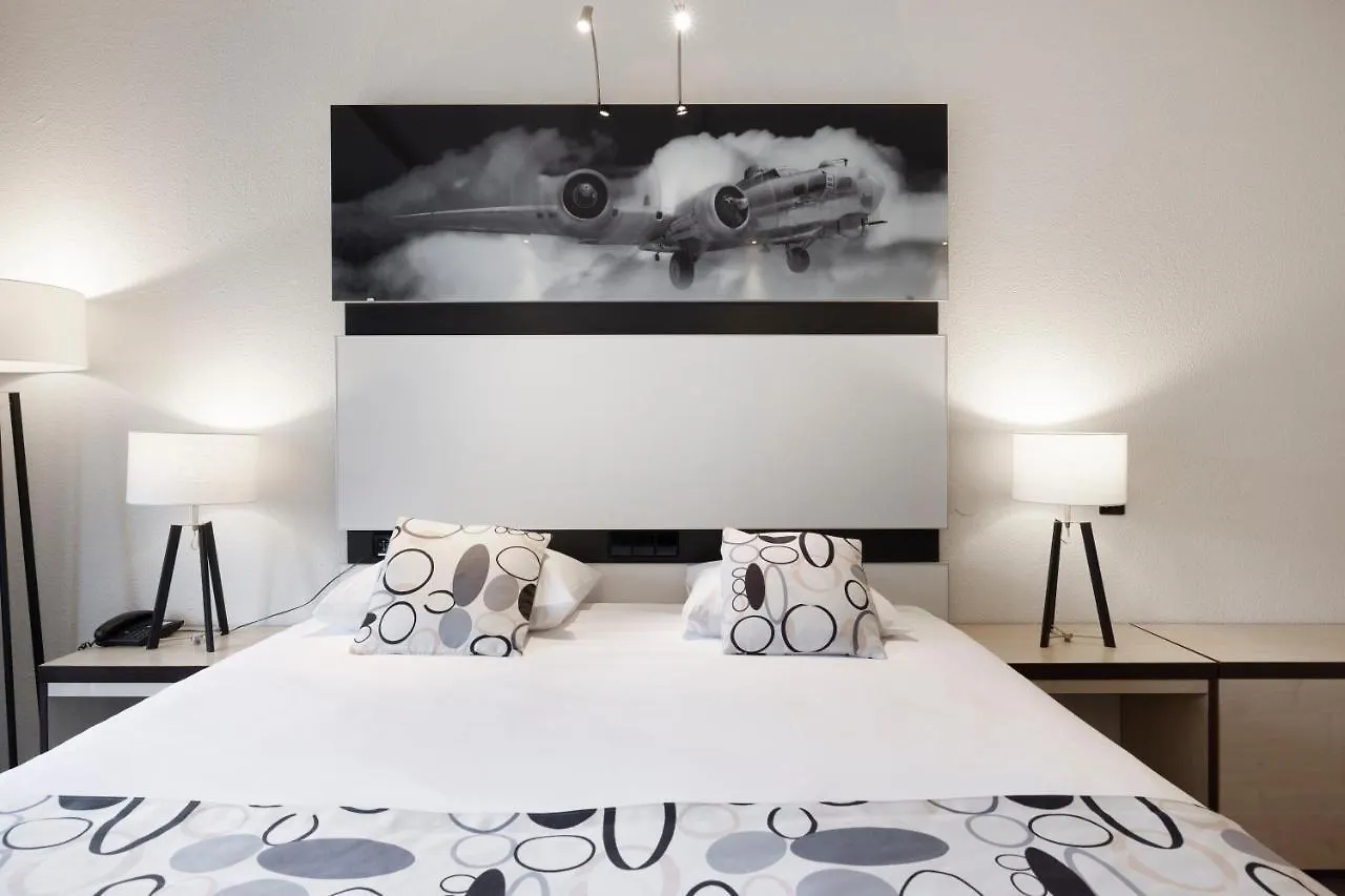 Hotel Mitland Utrecht 4*,